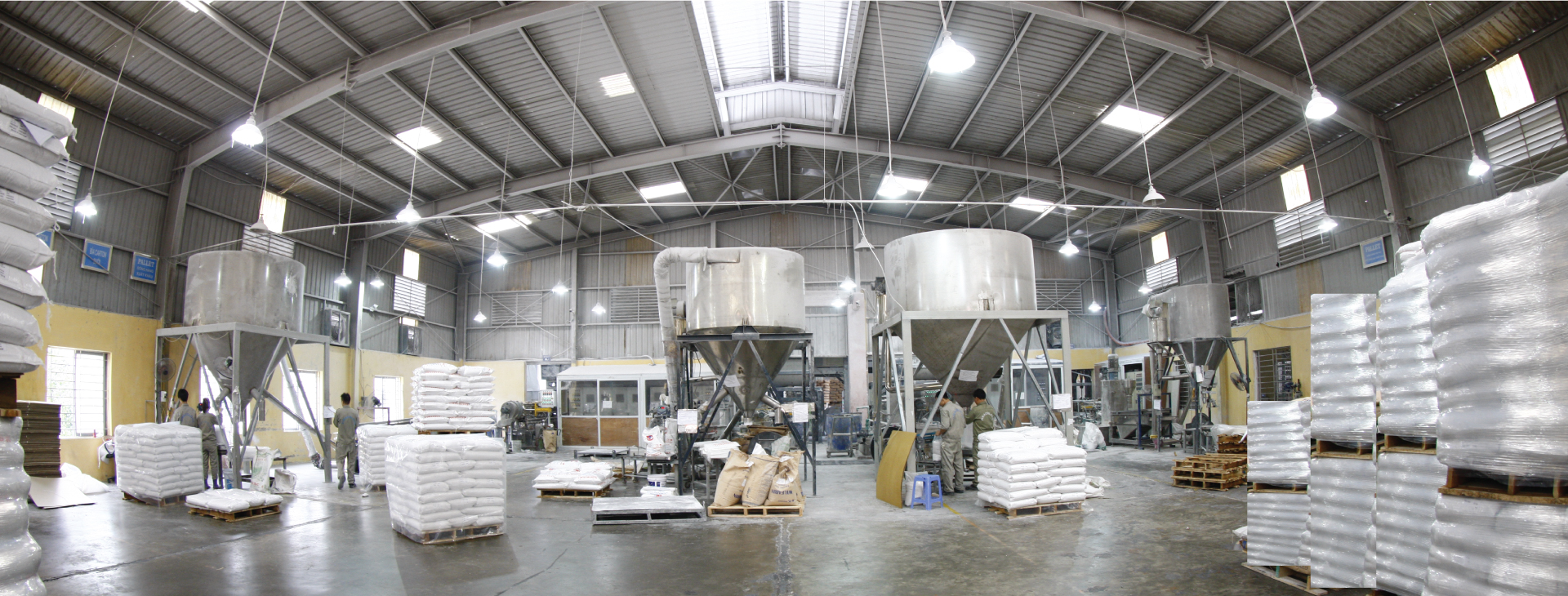 Nhà máy Công ty Cổ phần phát triển Xuất nhập khẩu Vietsun chuyên sản xuất và phân phối dòng sản phẩm Tấm Dapla, hộp carton đá và các sản phẩm đóng gói